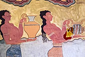 Museo archeologico di Iraklion. il palazzo di Knosso affresco dei portatori con vasi da libagioni